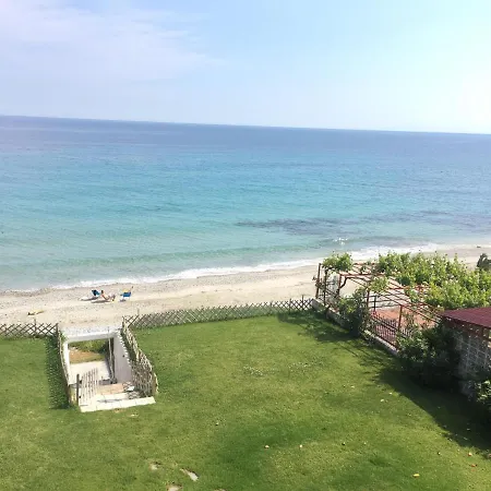 Seafront Bella's Appartment! * Possidi