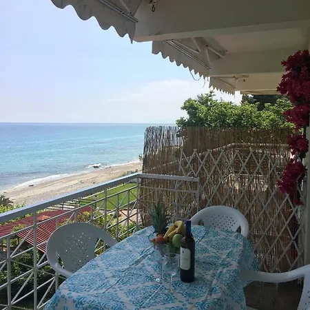 Seafront Bella's Appartment! * Possidi
